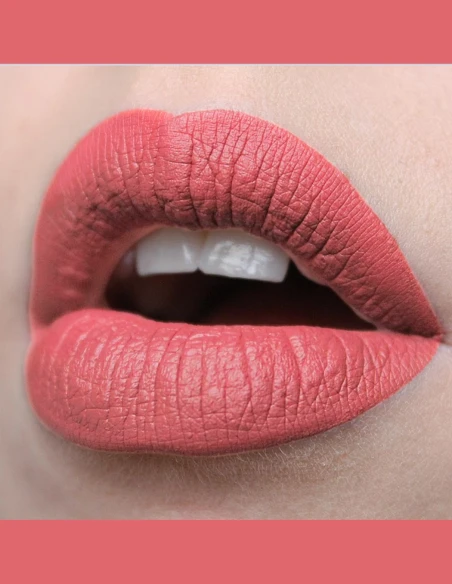 Rouge à Lèvres Mat Hydratant Longue Tenue – Collection Jenson