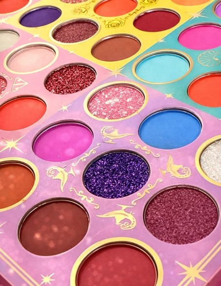 Palette 50 fards à paupières Grace And Beauty