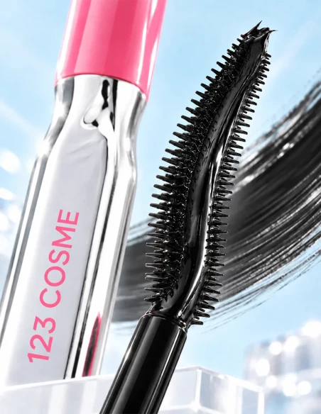 Mascara pour donner du volume aux cils et intensifier le regard