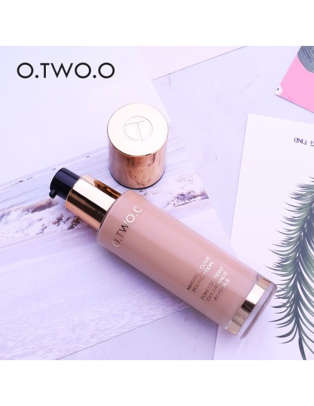 Fond de teint couvrance invisible de O.TWO.O